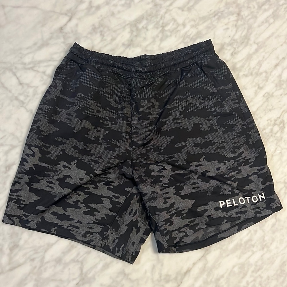 Men’s Lululemon x Peloton Pacebreaker Shorts size Large